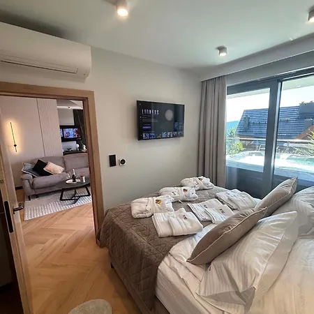 Kras - Premium Rubin 112f Z Prywatnym Jacuzzi
