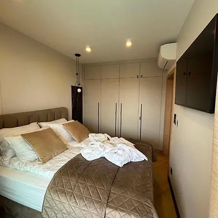 Kras - Premium Rubin 112f Z Prywatnym Jacuzzi Szklarska Poreba