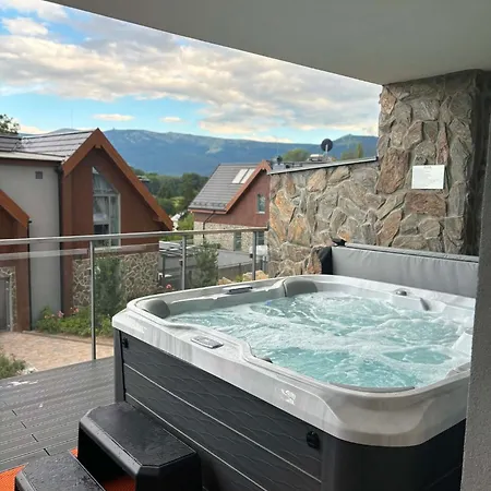 Kras - Premium Rubin 112f Z Prywatnym Jacuzzi *