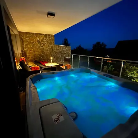 Kras - Premium Rubin 112f Z Prywatnym Jacuzzi Daire *
