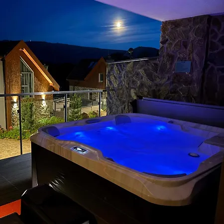 Kras - Premium Rubin 112f Z Prywatnym Jacuzzi Szklarska Poreba