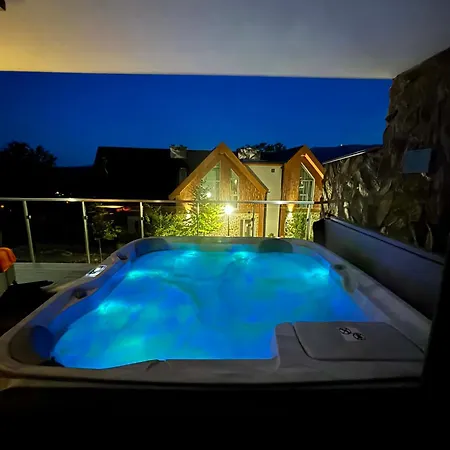 Kras - Premium Rubin 112f Z Prywatnym Jacuzzi * Szklarska Poreba